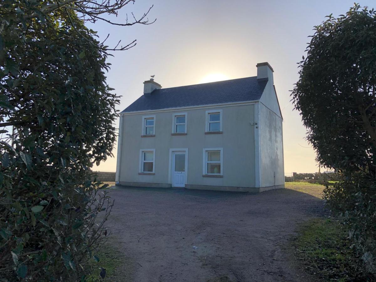 골웨이 Connemara Farmhouse 빌라 외부 사진