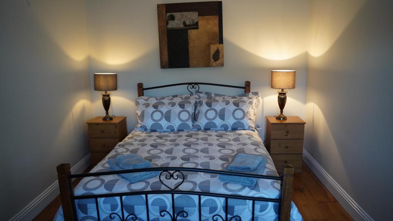 골웨이 Connemara Farmhouse 빌라 외부 사진