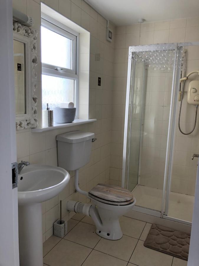골웨이 Connemara Farmhouse 빌라 외부 사진